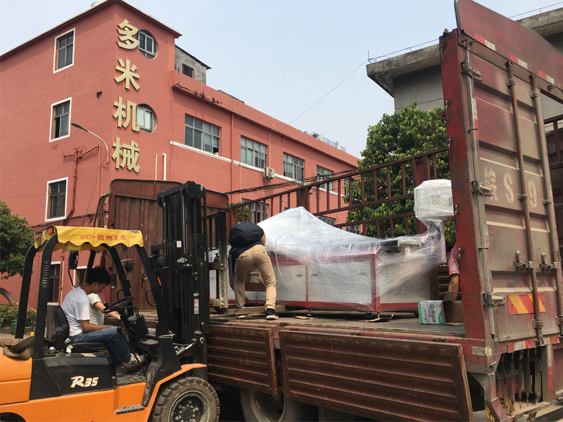 家具方管熱熔機床，專車發(fā)往山海