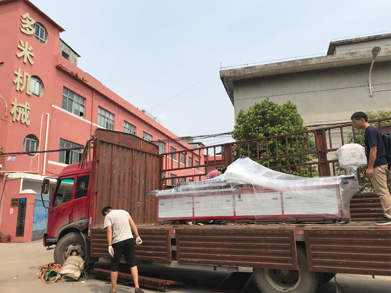 家具方管熱熔機床，專車發(fā)往山海
